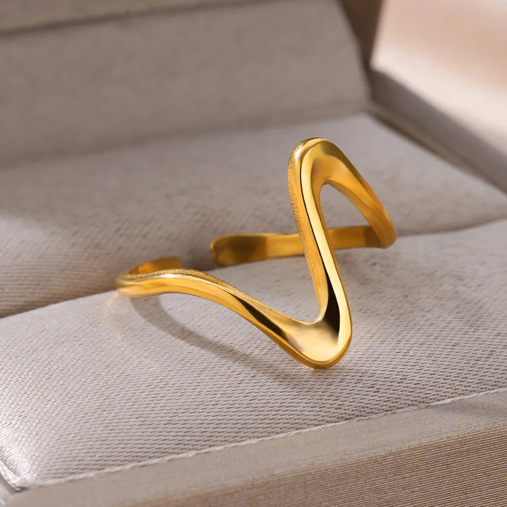 Vintage Geometric Wave Rings