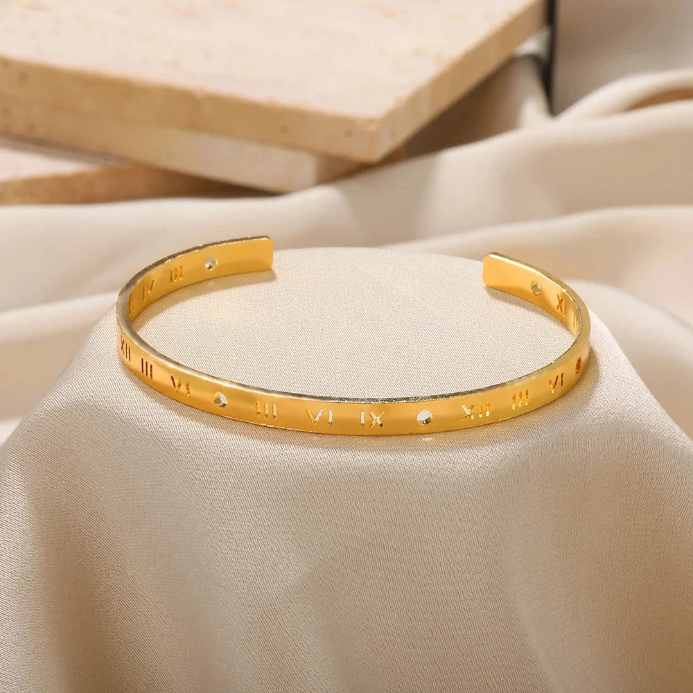Luxury Textured Gold Bangle