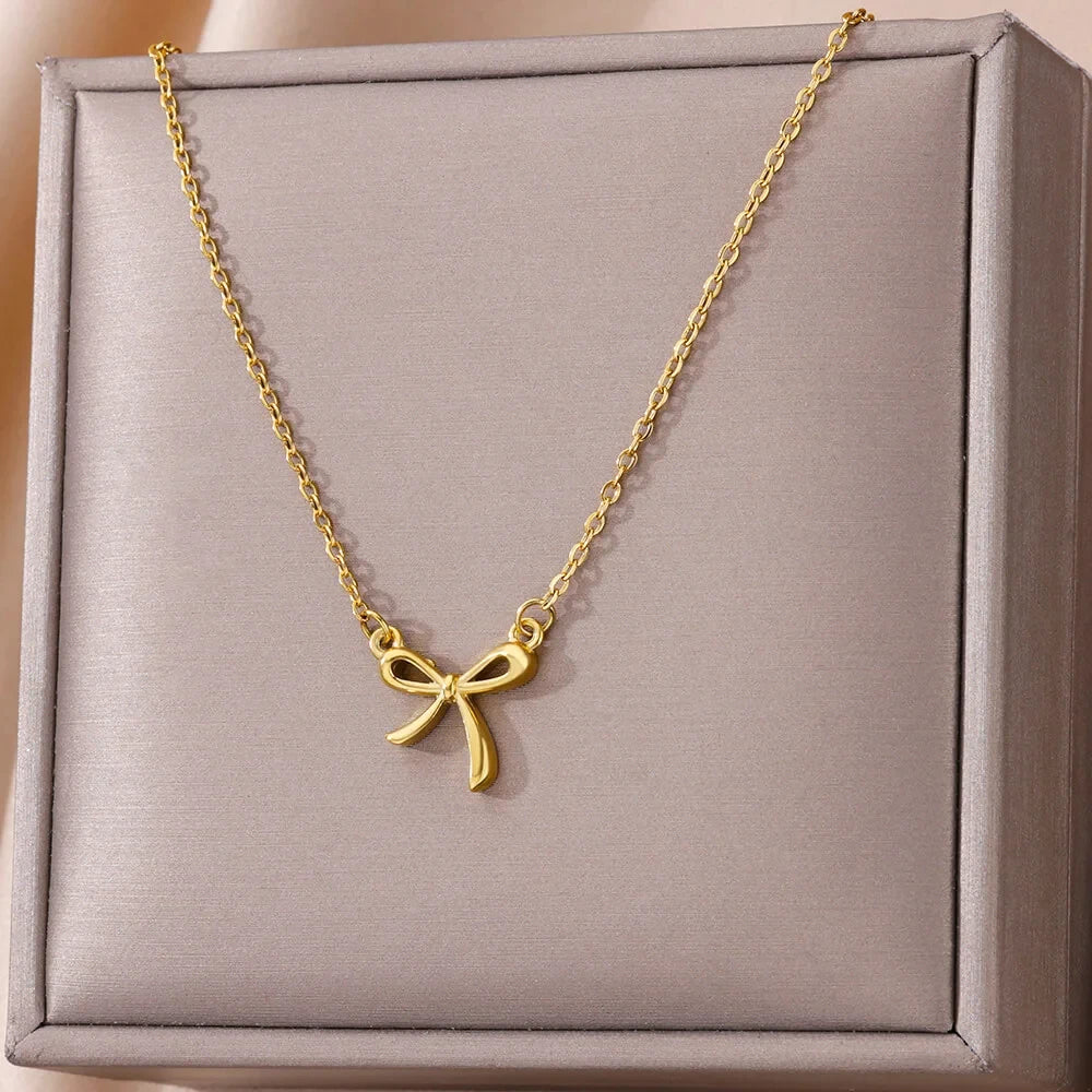 Lucky Bow Collar Necklace