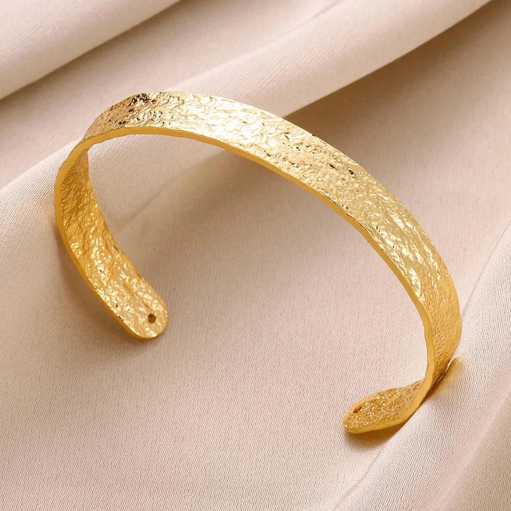 Luxury Textured Gold Bangle